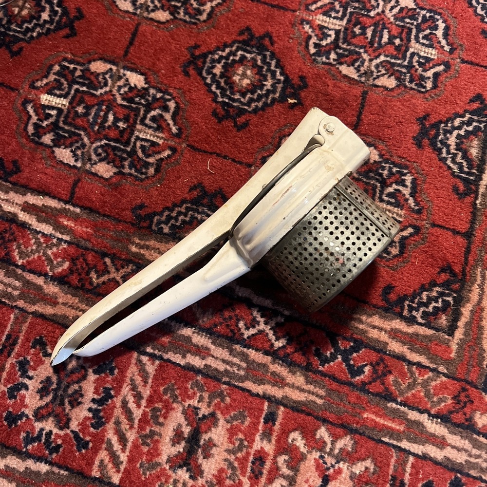 Vintage Potato Ricer Masher Kitchen Juicer Strainer White